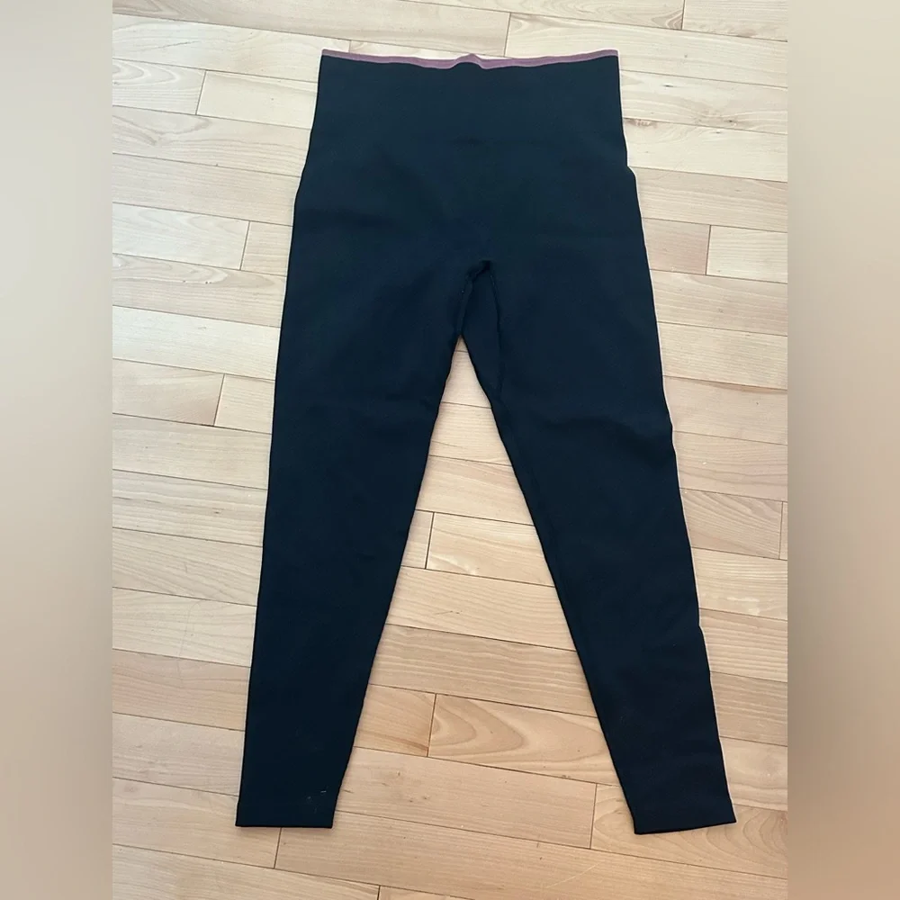 Outdoor Voices SeamlessRib 7/8 Legging - Black - Picture 5 of 5